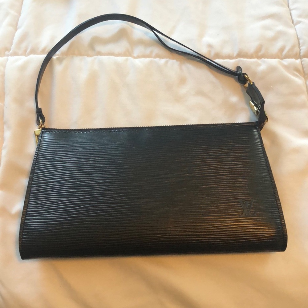 Louis Vuitton black leather Pochette